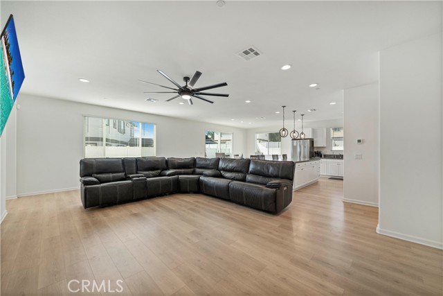 Detail Gallery Image 10 of 40 For 36300 Firelight Cir, Wildomar,  CA 92595 - 4 Beds | 3 Baths