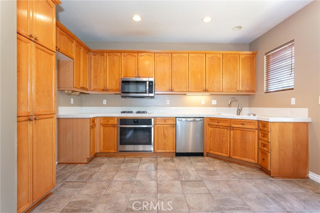 Detail Gallery Image 17 of 24 For 1750 Tallowberry Ln, Simi Valley,  CA 93065 - 3 Beds | 2/1 Baths