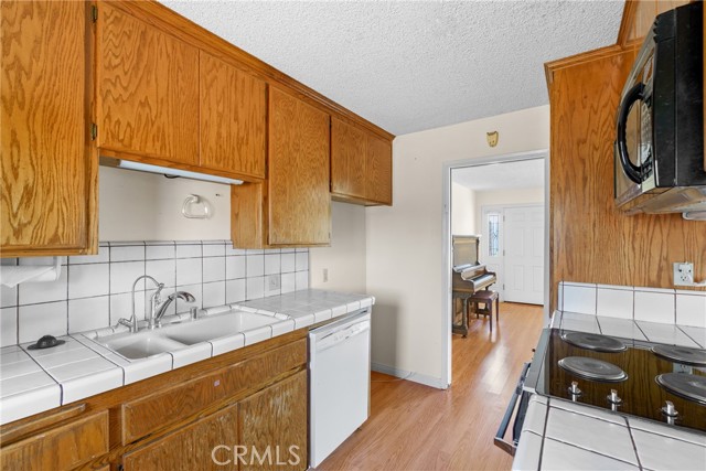 539 Dahlia Place, Santa Maria CA: https://media.crmls.org/medias/a4d5f283-de94-4b41-9f51-a010aa8287c2.jpg