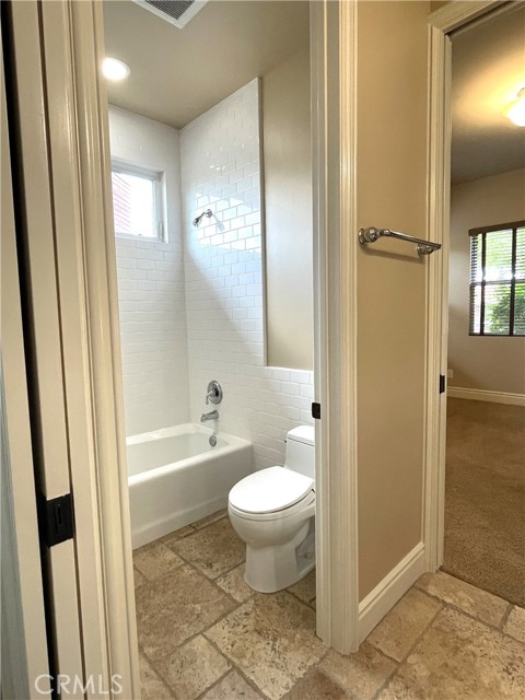 2068 Radnor Avenue, Long Beach CA: https://media.crmls.org/medias/a4d7a6a3-bf41-4c53-b3a1-dc234aa1d835.jpg