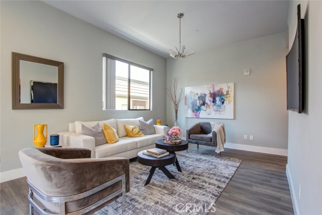 Detail Gallery Image 8 of 27 For 330 Salem #201,  Glendale,  CA 91203 - 3 Beds | 2/1 Baths