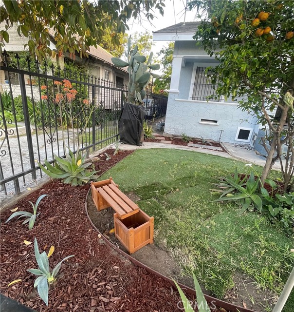 876 35th Street, Los Angeles, California 90011, 2 Bedrooms Bedrooms, ,1 BathroomBathrooms,Single Family Residence,For Sale,35th,PW24074644