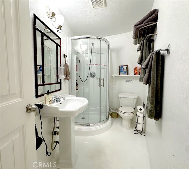 Detail Gallery Image 12 of 42 For 24998 Jewel, Crestline,  CA 92325 - 4 Beds | 3 Baths