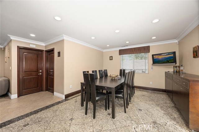 Detail Gallery Image 20 of 63 For 10610 Oak Tree Way, Sunland,  CA 91040 - 5 Beds | 4 Baths