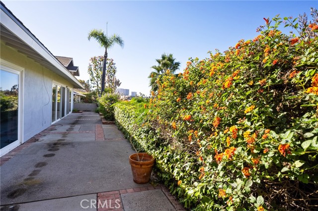 Detail Gallery Image 27 of 30 For 2229 Alta Vista Dr., Newport Beach,  CA 92660 - 4 Beds | 2/1 Baths