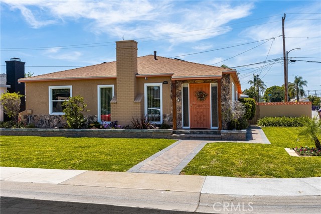 2775 Wetherly Avenue, Long Beach CA: https://media.crmls.org/medias/a4dae6dd-4bb5-4c4b-9fd9-524d0c2085e0.jpg