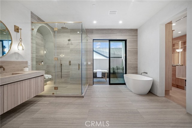 Detail Gallery Image 17 of 34 For 4830 Valjean Ave, Encino,  CA 91436 - 5 Beds | 5/1 Baths