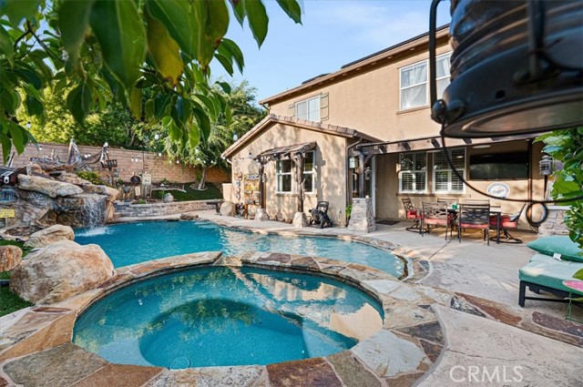 22517 Skipping Stone Drive, Saugus CA: https://media.crmls.org/medias/a4db3c75-1e2d-416b-9f45-d2a555acd7d4.jpg