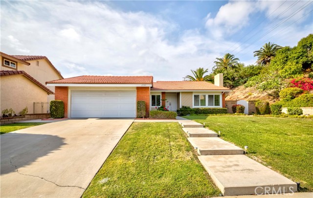 2501 Tiffany Place, Fullerton CA: https://media.crmls.org/medias/a4dba719-455b-4c1f-8190-ad3045a5a3f3.jpg