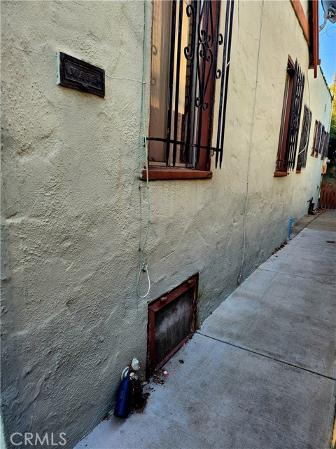 6812 South Van Ness photo 22