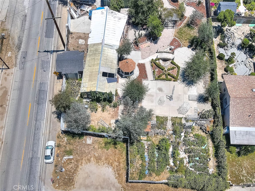https://media.crmls.org/medias/a4dce183-1ad5-47c2-a612-36840b4f8fc6.jpg?preset=X-Large