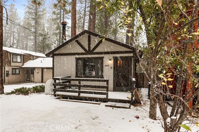 42762 La Cerena Avenue, Big Bear Lake, California 92315, 2 Bedrooms Bedrooms, ,1 BathroomBathrooms,Single Family Residence,For Sale,La Cerena,IG24235312