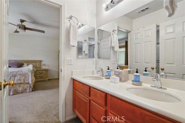 13856 Casablanca Court, Eastvale CA: https://media.crmls.org/medias/a4df15af-8f35-4165-8803-2ad130eb6f0a.jpg