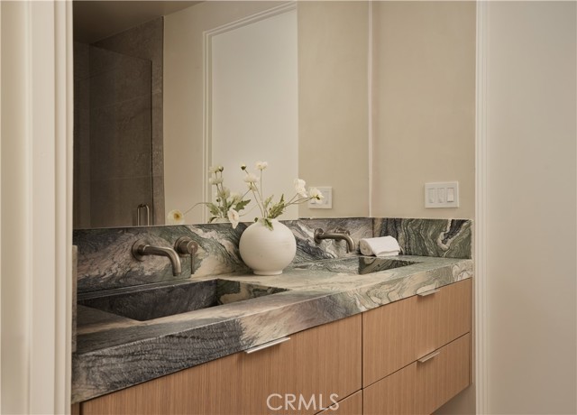 Detail Gallery Image 24 of 33 For 23740 Killion St, Woodland Hills,  CA 91367 - 4 Beds | 3 Baths