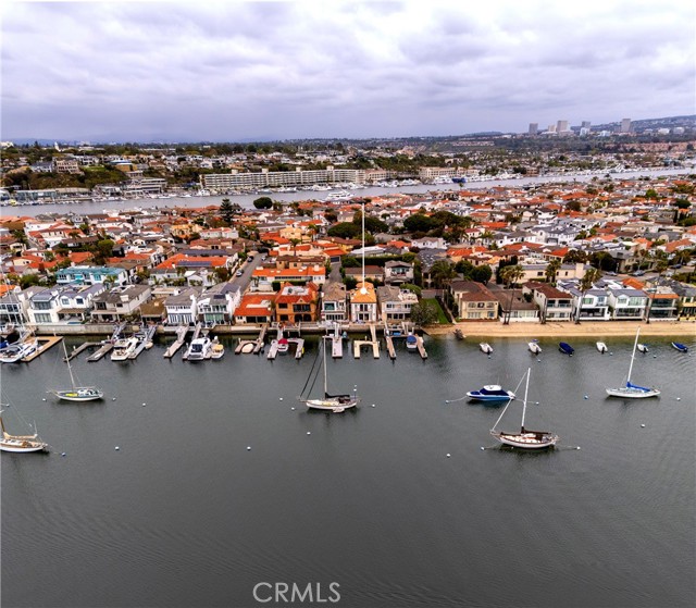 Detail Gallery Image 26 of 54 For 339 via Lido Soud, Newport Beach,  CA 92663 - 4 Beds | 4 Baths