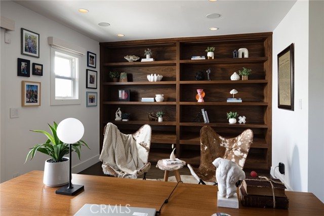 Detail Gallery Image 13 of 32 For 519 Signal Rd, Newport Beach,  CA 92663 - 6 Beds | 4/1 Baths