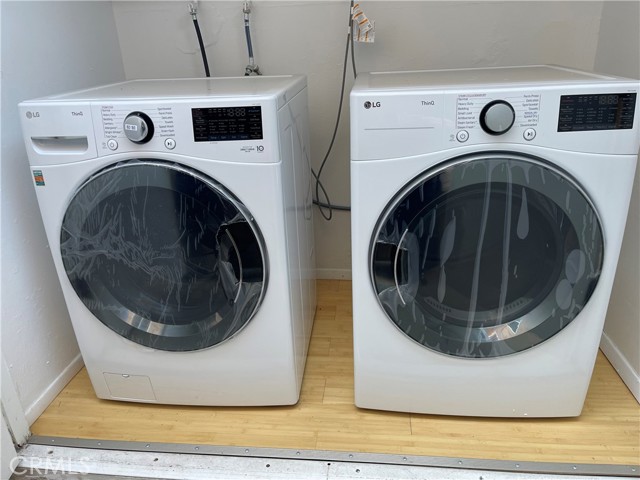 brand new washer and dryer]
