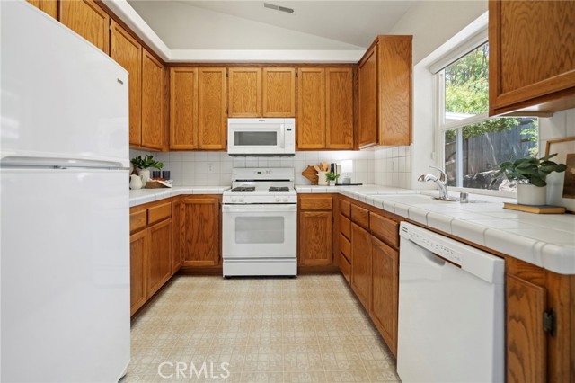 Detail Gallery Image 4 of 42 For 2686 Fairfield Common, Chico,  CA 95928 - 3 Beds | 2 Baths