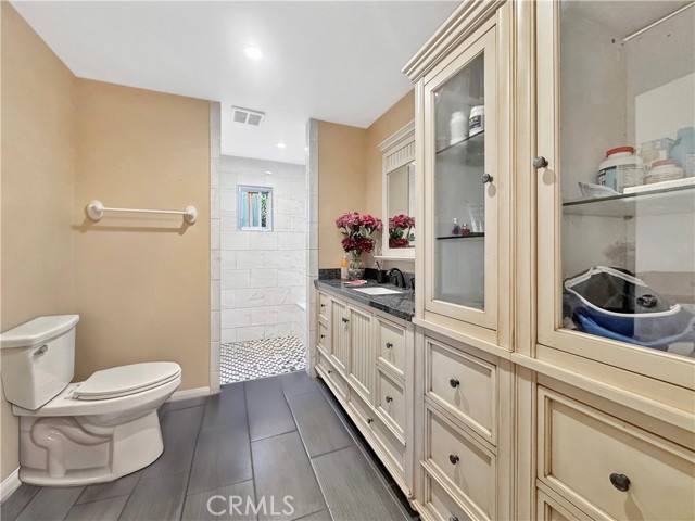 7736 Sugar Drive, Huntington Beach CA: https://media.crmls.org/medias/a4e1e645-75e5-4312-bdde-4e1c8232b666.jpg