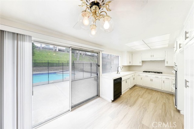 Detail Gallery Image 10 of 32 For 6720 E Swarthmore Dr, Anaheim Hills,  CA 92807 - 4 Beds | 3 Baths