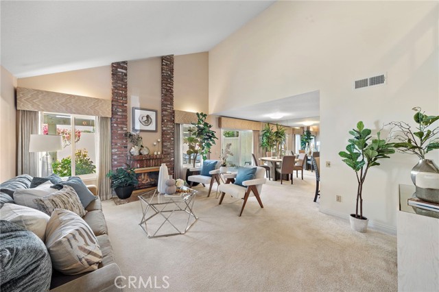 18108 Hearth Drive, Fountain Valley CA: https://media.crmls.org/medias/a4e22215-8871-4bfe-b678-687ce6181ead.jpg