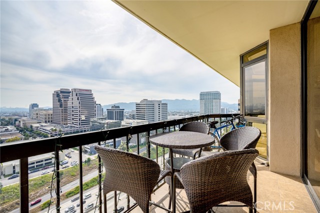 Detail Gallery Image 33 of 65 For 222 Monterey Rd #1603,  Glendale,  CA 91206 - 2 Beds | 2 Baths