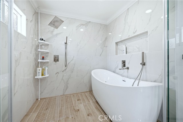 Detail Gallery Image 24 of 56 For 334 Anita Dr, Pasadena,  CA 91105 - 6 Beds | 5 Baths