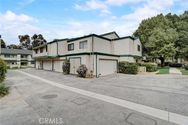 Detail Gallery Image 2 of 31 For 23526 Newhall Ave #6,  Newhall,  CA 91321 - 2 Beds | 1/1 Baths