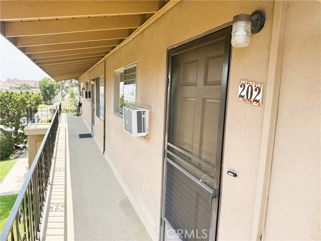 Detail Gallery Image 10 of 12 For 206 S West St, Anaheim,  CA 92805 - 1 Beds | 1 Baths
