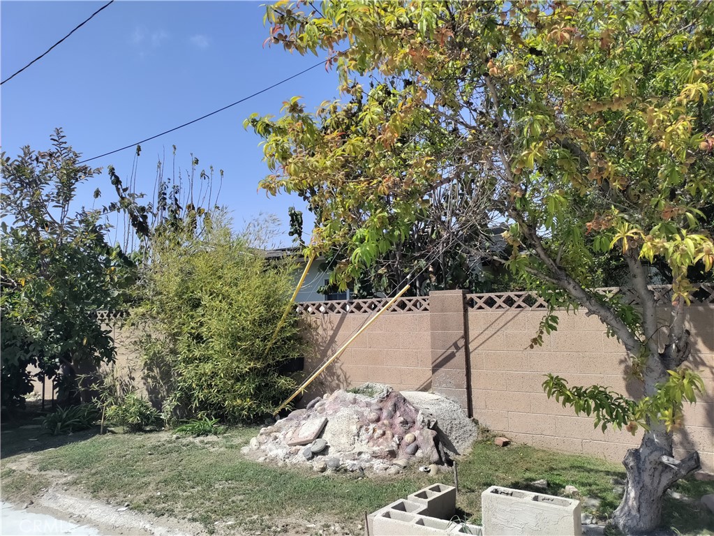 https://media.crmls.org/medias/a4e5939d-ce25-40d2-99ec-1cf1117d6fd4.jpg?preset=X-Large