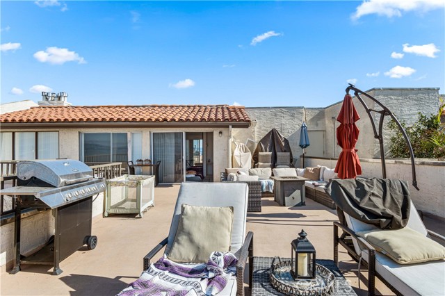 555 Esplanade, Redondo Beach, California 90277, 3 Bedrooms Bedrooms, ,3 BathroomsBathrooms,Residential,Sold,Esplanade,SB22021608
