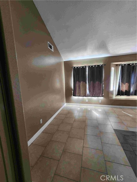 Detail Gallery Image 10 of 29 For 40162 Ravenwood Dr, Murrieta,  CA 92562 - 3 Beds | 2 Baths