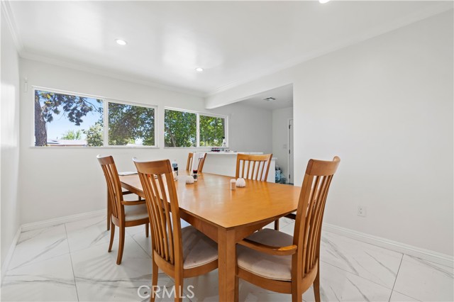 Detail Gallery Image 10 of 47 For 11329 Mclennan Ave, Granada Hills,  CA 91344 - 7 Beds | 2 Baths