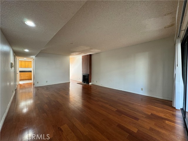 Detail Gallery Image 3 of 22 For 402 S Garfield Ave #15,  Alhambra,  CA 91801 - 3 Beds | 3 Baths