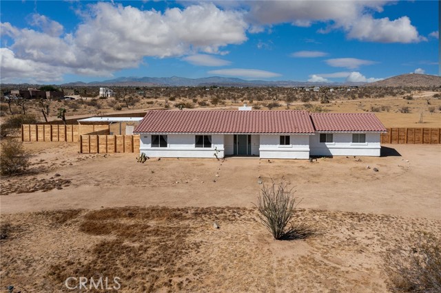 Detail Gallery Image 2 of 43 For 2866 Wesley Rd, Joshua Tree,  CA 92252 - 3 Beds | 2 Baths