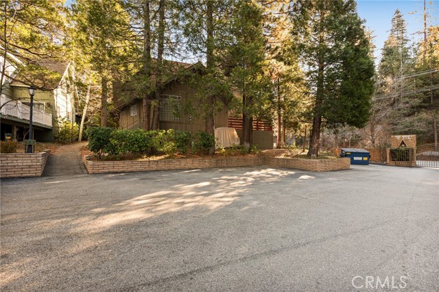 Detail Gallery Image 32 of 36 For 180 Grass Valley #37,  Lake Arrowhead,  CA 92352 - 2 Beds | 2 Baths
