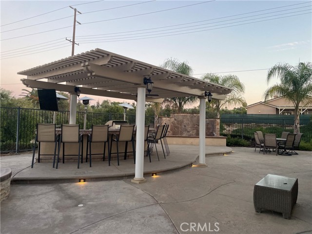 Detail Gallery Image 4 of 34 For 8017 Armagosa Dr, Riverside,  CA 92508 - 4 Beds | 3/1 Baths