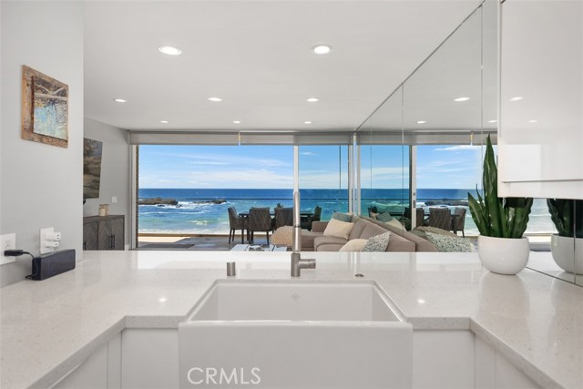 31755 Coast, Laguna Beach CA: https://media.crmls.org/medias/a4e7f0e0-d9f9-491e-a319-0d16c929f904.jpg
