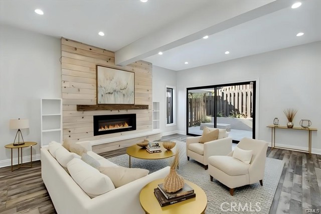 Detail Gallery Image 13 of 33 For 10831 Roycroft St #72,  Sun Valley,  CA 91352 - 3 Beds | 2/1 Baths