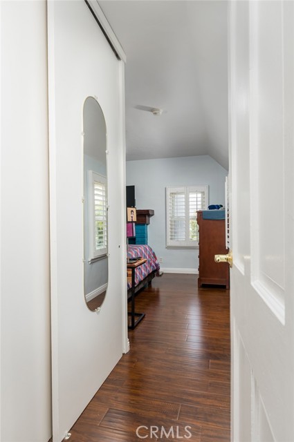 1967 Hilldale Drive, La Canada Flintridge CA: https://media.crmls.org/medias/a4e85cf1-116c-4a3f-8a71-6495b992aaa4.jpg
