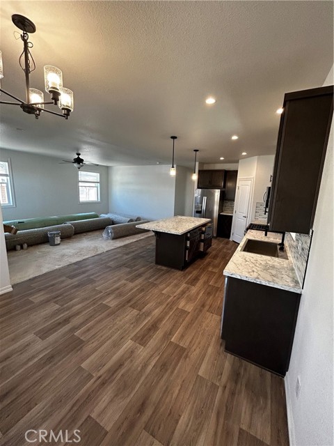 Detail Gallery Image 4 of 16 For 2205 W Acacia Ave #186,  Hemet,  CA 92545 - 3 Beds | 2 Baths