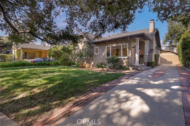 802 S Arroyo Boulevard, Pasadena CA: https://media.crmls.org/medias/a4e8e61c-0054-482e-99e2-1b85172368cb.jpg