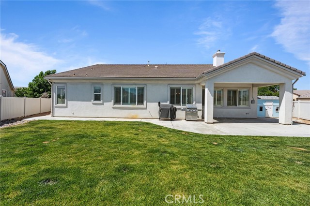 10237 Cotoneaster Street, Apple Valley CA: https://media.crmls.org/medias/a4e9b018-2ac3-4ef8-a262-ec93658fcc48.jpg