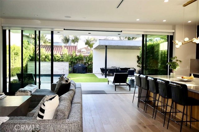 6430 Drexel AVE, Los Angeles CA: https://media.crmls.org/medias/a4ebf6db-7940-4568-b3b0-23da0c1e267f.jpg