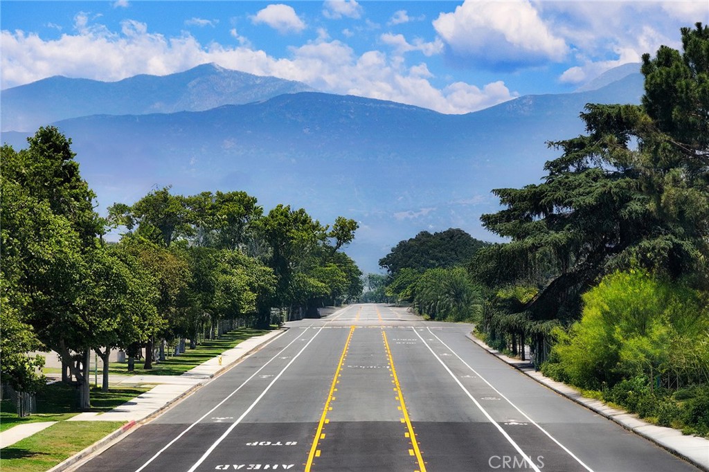https://media.crmls.org/medias/a4ed9d72-dd33-48b6-8355-08368507b1b6.jpg?preset=X-Large