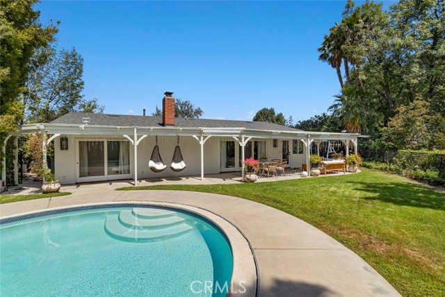Detail Gallery Image 1 of 13 For 7153 Helmsdale Cir, West Hills,  CA 91307 - 4 Beds | 3 Baths
