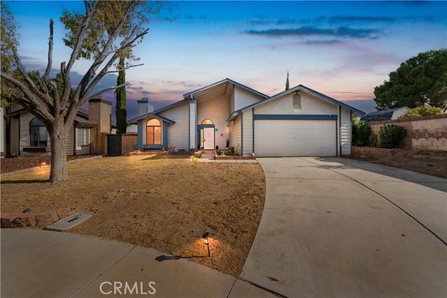 Detail Gallery Image 1 of 29 For 830 Sunrise Ct, Lancaster,  CA 93535 - 3 Beds | 2 Baths