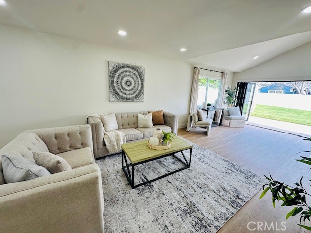 Detail Gallery Image 14 of 35 For 1936 Roxanne, Long Beach,  CA 90815 - 4 Beds | 2 Baths