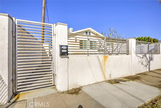 Detail Gallery Image 3 of 18 For 13325 Strathern St, North Hollywood,  CA 91605 - 2 Beds | 1 Baths
