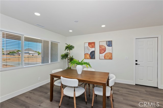 Detail Gallery Image 13 of 29 For 15615 Erie Rd, Apple Valley,  CA 92307 - 4 Beds | 2 Baths